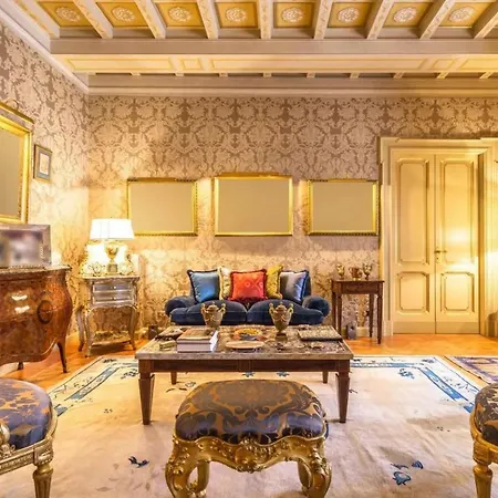 Lord'S Apartment - Suite 4 Bedroom Apartment Lägenhet Cagliari