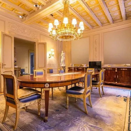 Lägenhet Lord'S Apartment - Suite 4 Bedroom Apartment Cagliari
